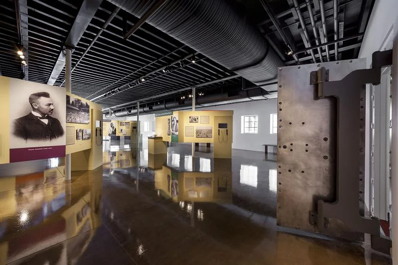Mine Okubo partition walls